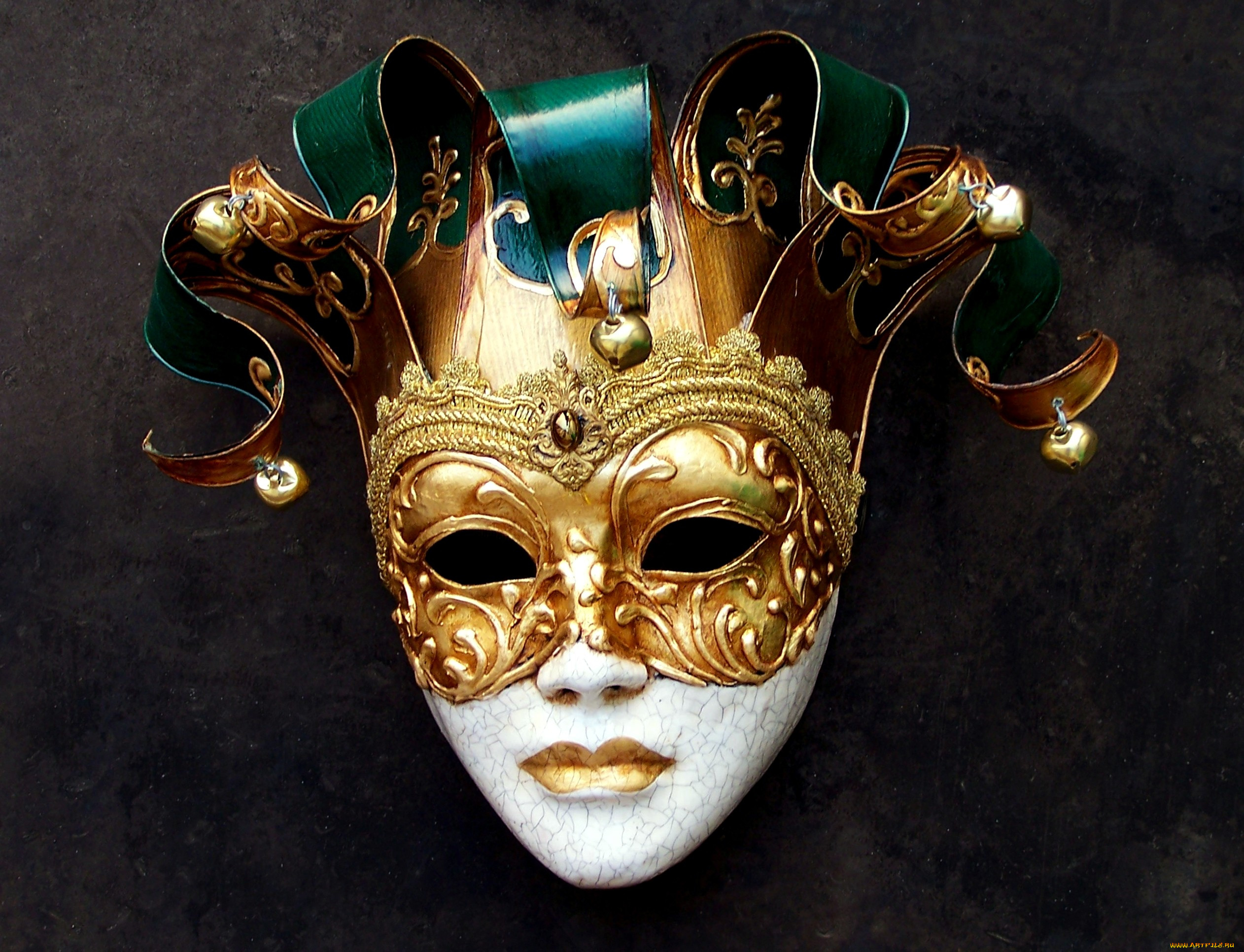 Изготовление театральных масок. Венецианская маска Маттачино. Театральные маски. Маски венецианские карнавальные.
